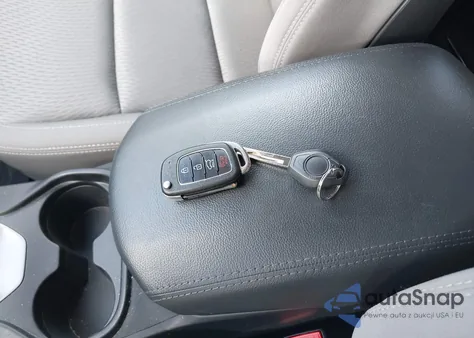 2017 Hyundai Santa Fe Se from USA, damaged, VIN KM8SMDHF0HU172039